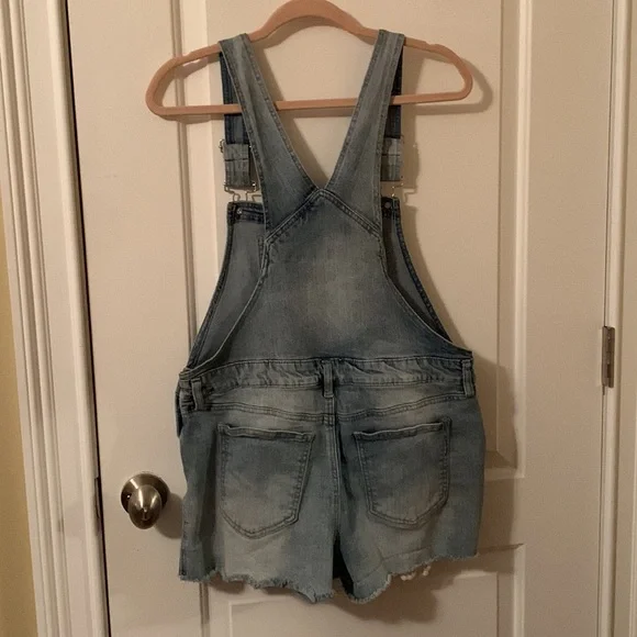 No Boundaries adorable denim distressed w/lace trim overall shorts XL(15-17) - Picture 8 of 12